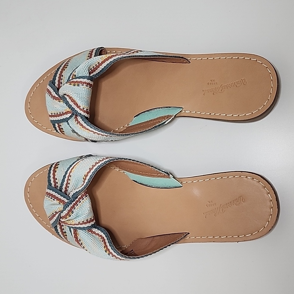 Universal Thread 7.5 Melody Sandals